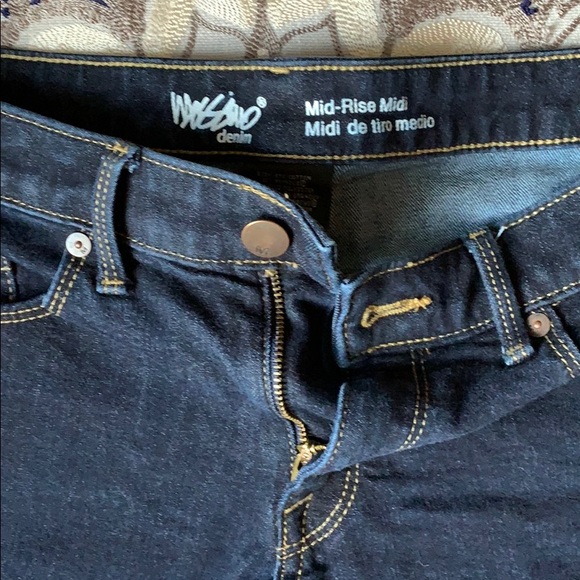 Dark denim shorts - Picture 4 of 5